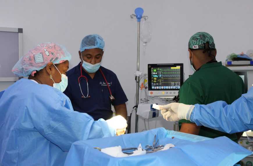 Gran operativo m&eacute;dico y quir&uacute;rgico