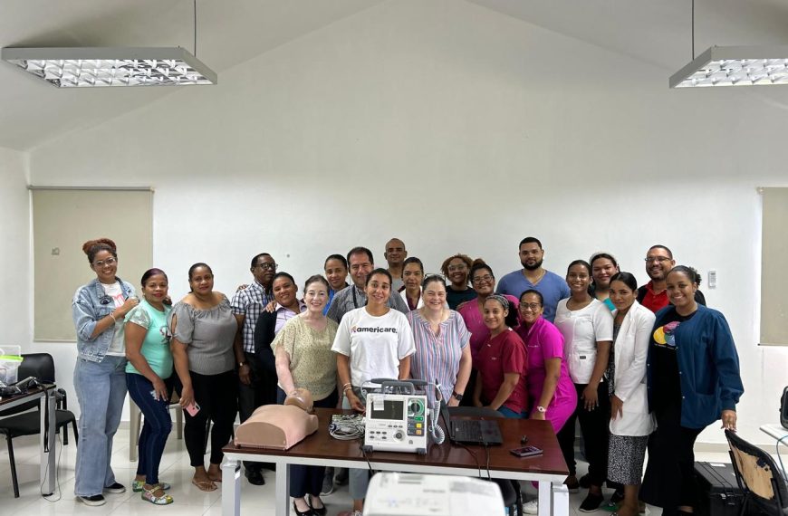 Entrenamientos en BLS, ACLS, PLS y ventilaci&oacute;n mec&aacute;nica.